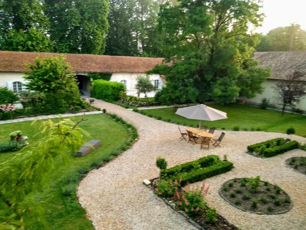 Le Domaine Des Platanes Bed & Breakfast Bourg-Charente Exterior foto