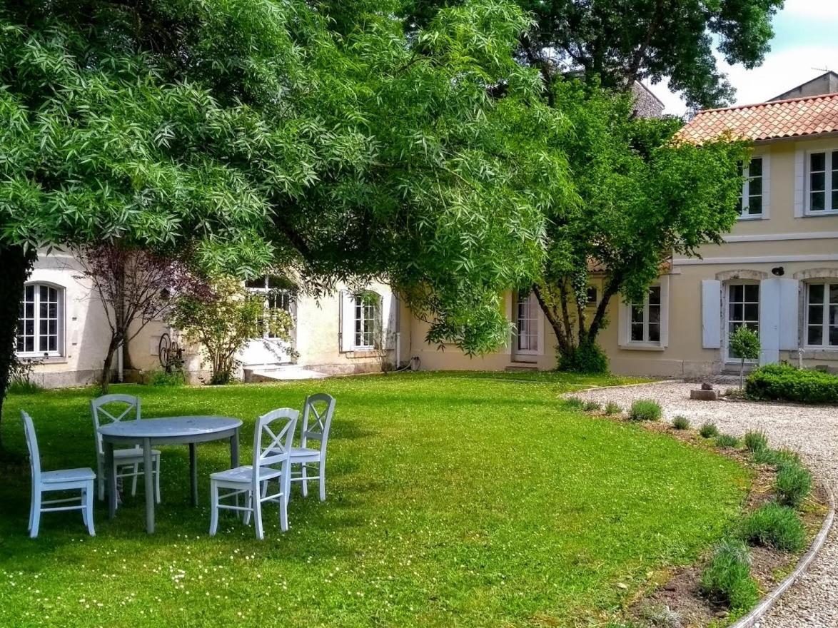 Le Domaine Des Platanes Bed & Breakfast Bourg-Charente Exterior foto