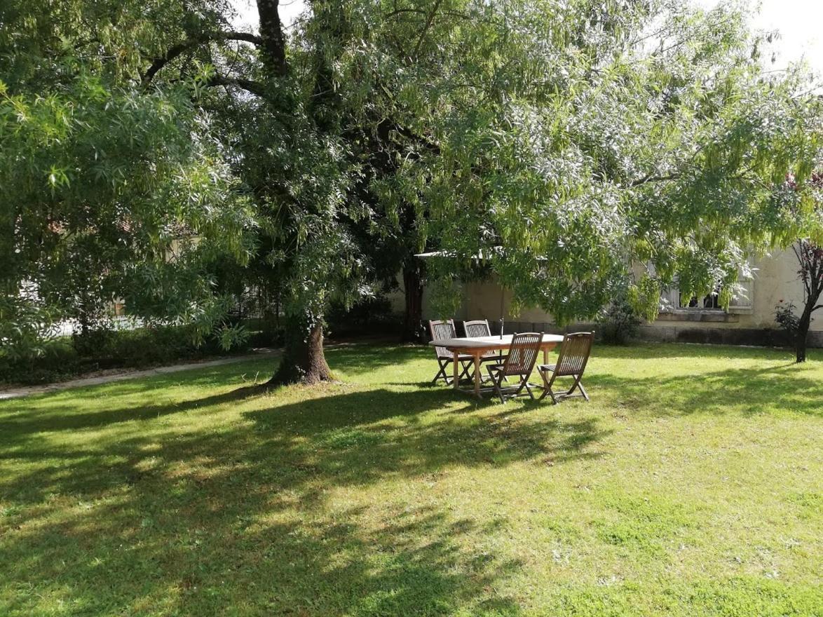 Le Domaine Des Platanes Bed & Breakfast Bourg-Charente Exterior foto